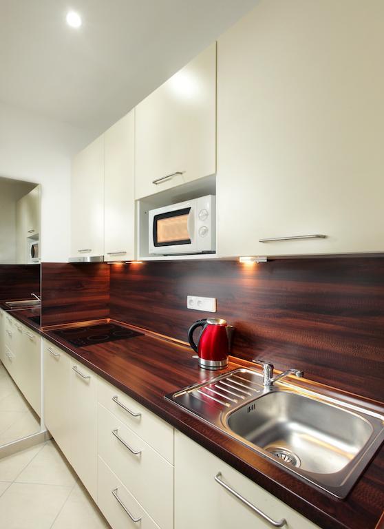 Apartments Kopecna With Parking Brno Exterior photo