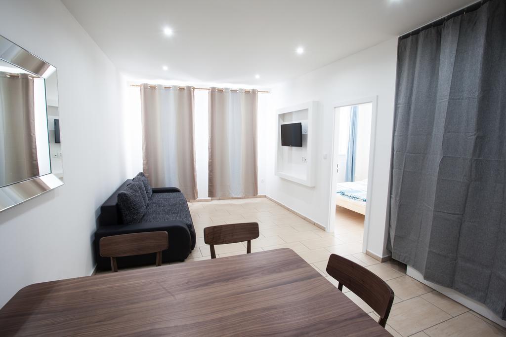 Apartments Kopecna With Parking Brno Exterior photo