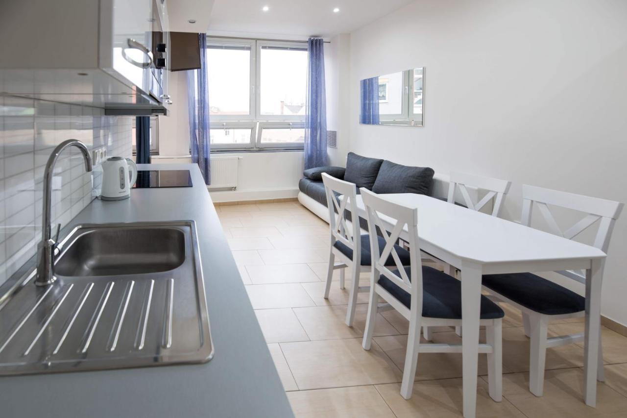 Apartments Kopecna With Parking Brno Exterior photo